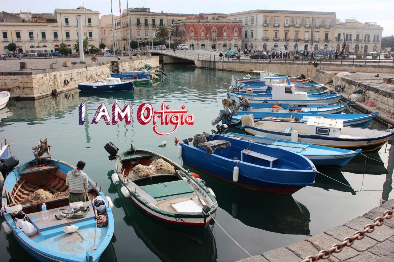 I AM Ortigia: Aretusa Syracuse Bagian luar foto